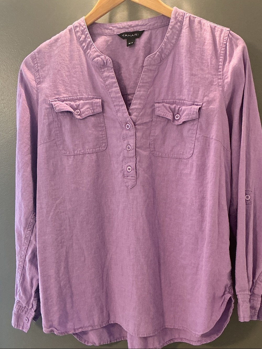 Tahari Soft Lavender V-Neck Button Popover Blouse, M